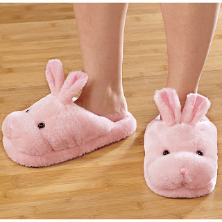 Pink+bunny+slippers+for+her.jpg