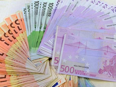 barzahlung-uber-2500-euro-ab-heute-illegal-de-L-RIpAkG.jpeg