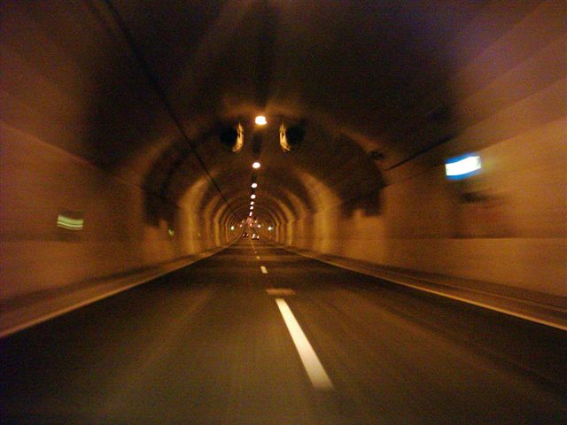 Tunnel1.jpg