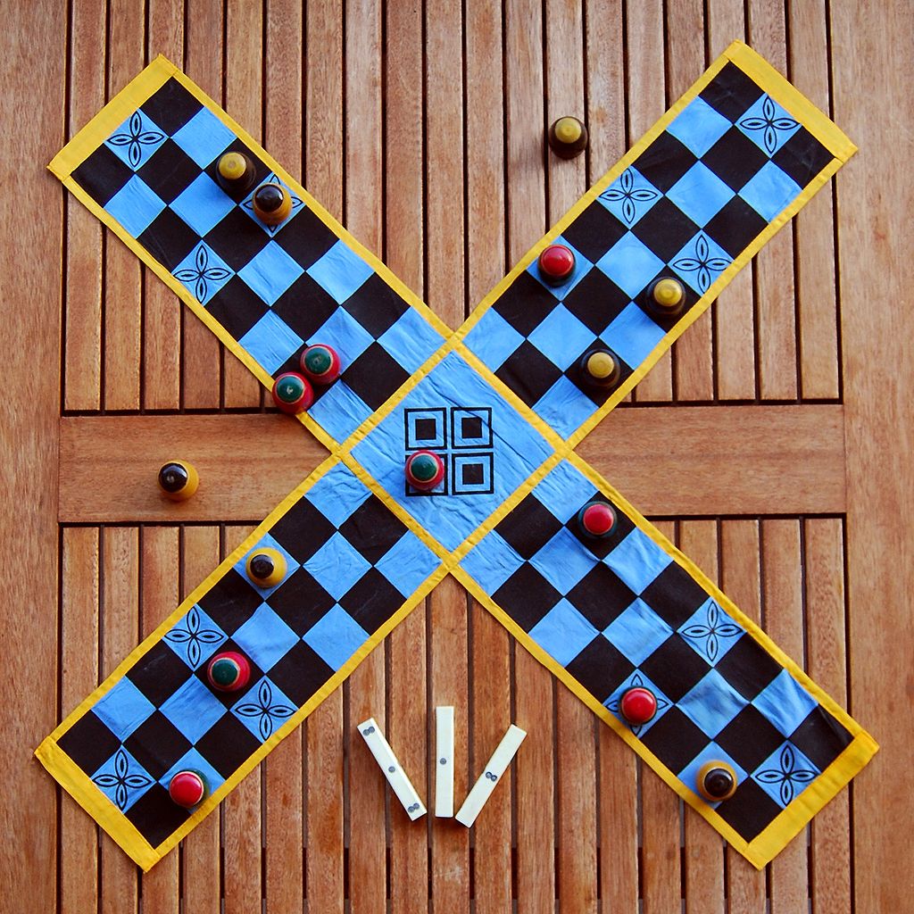 1024px-Pachisi-real-2.jpg